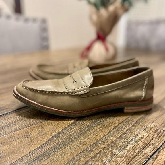 Sperry Topsider Seaport Penny Loafer Olive Green Women’s Size 7.5  Preppy Casual - Picture 1 of 9